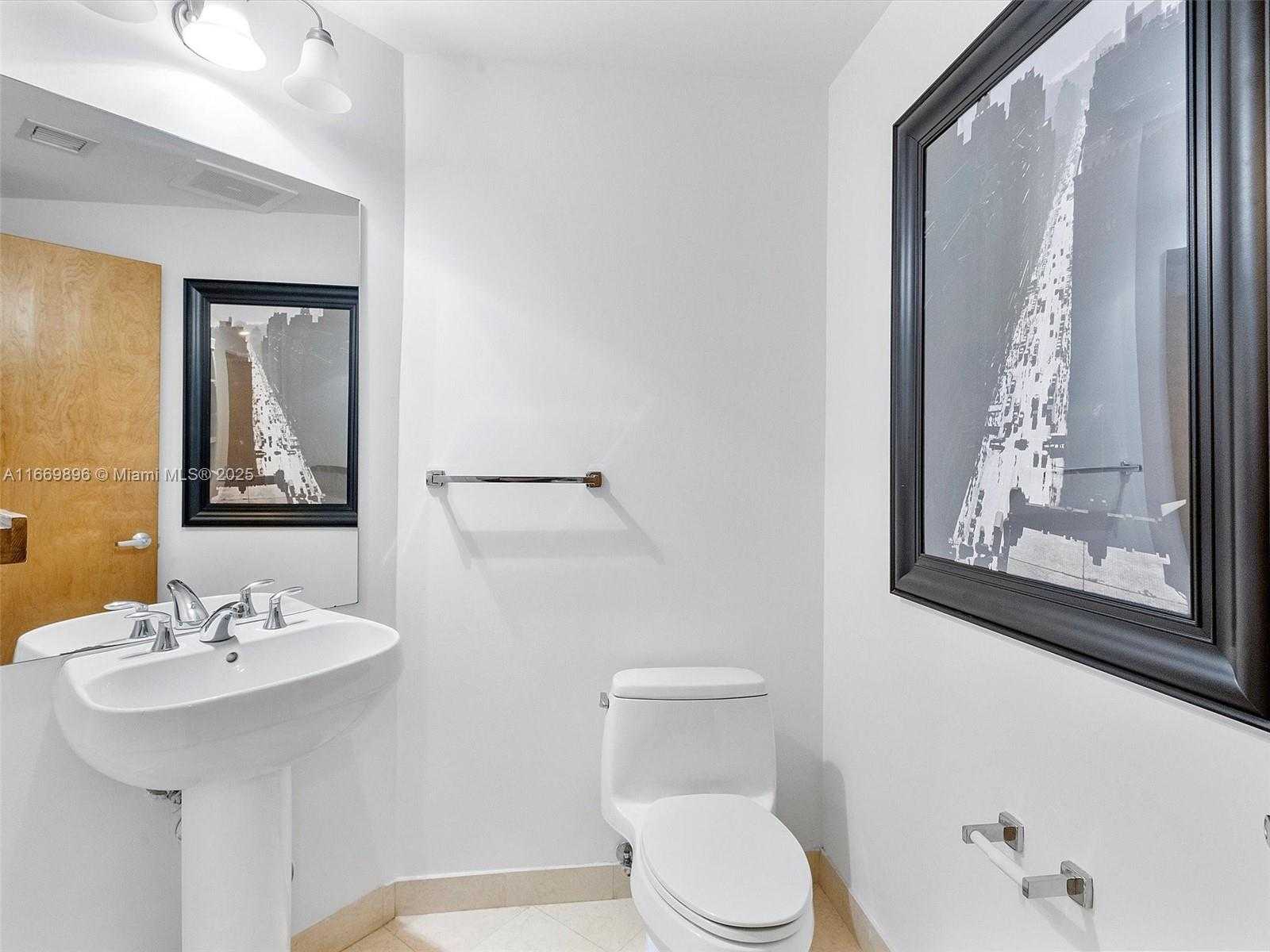 Small Image of 1060 BRICKELL AVE #3117, Miami Number 26