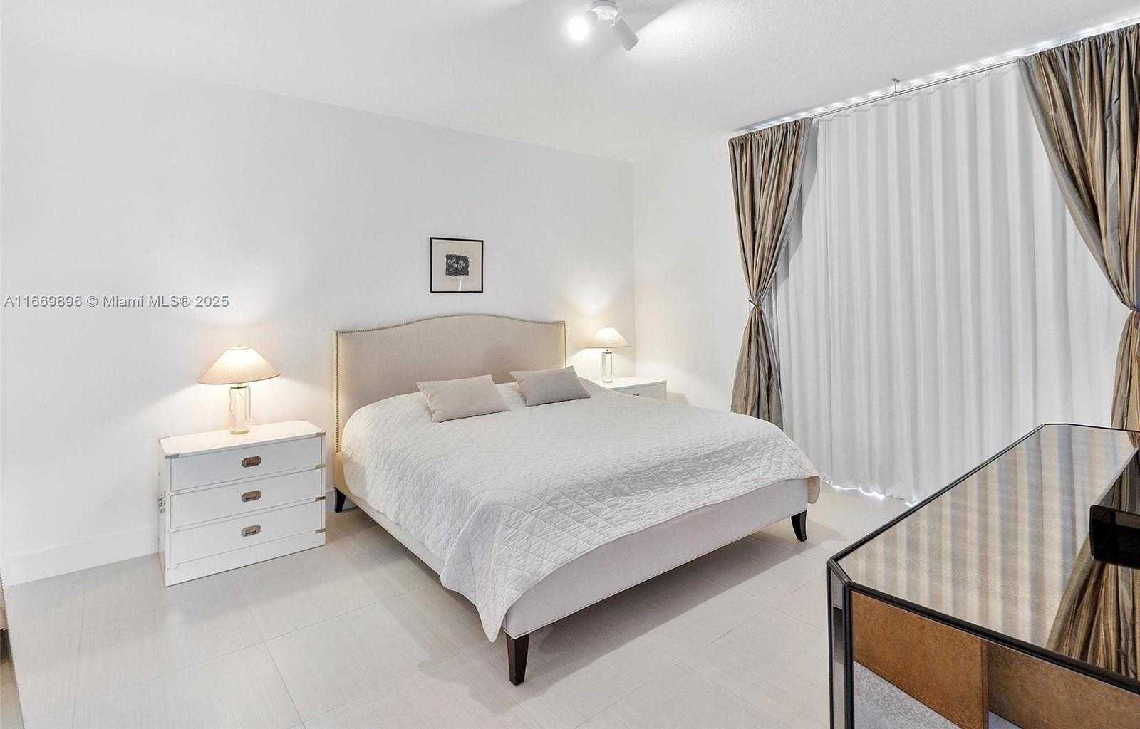 Small Image of 1060 BRICKELL AVE #3117, Miami Number 27