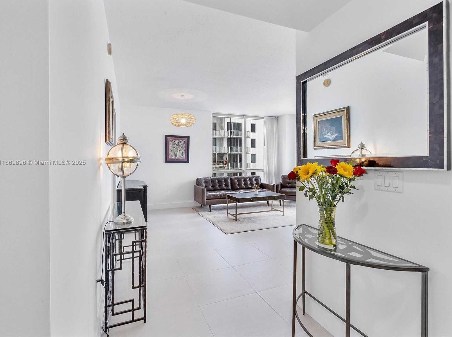 Small Image of 1060 BRICKELL AVE #3117, Miami Number 3