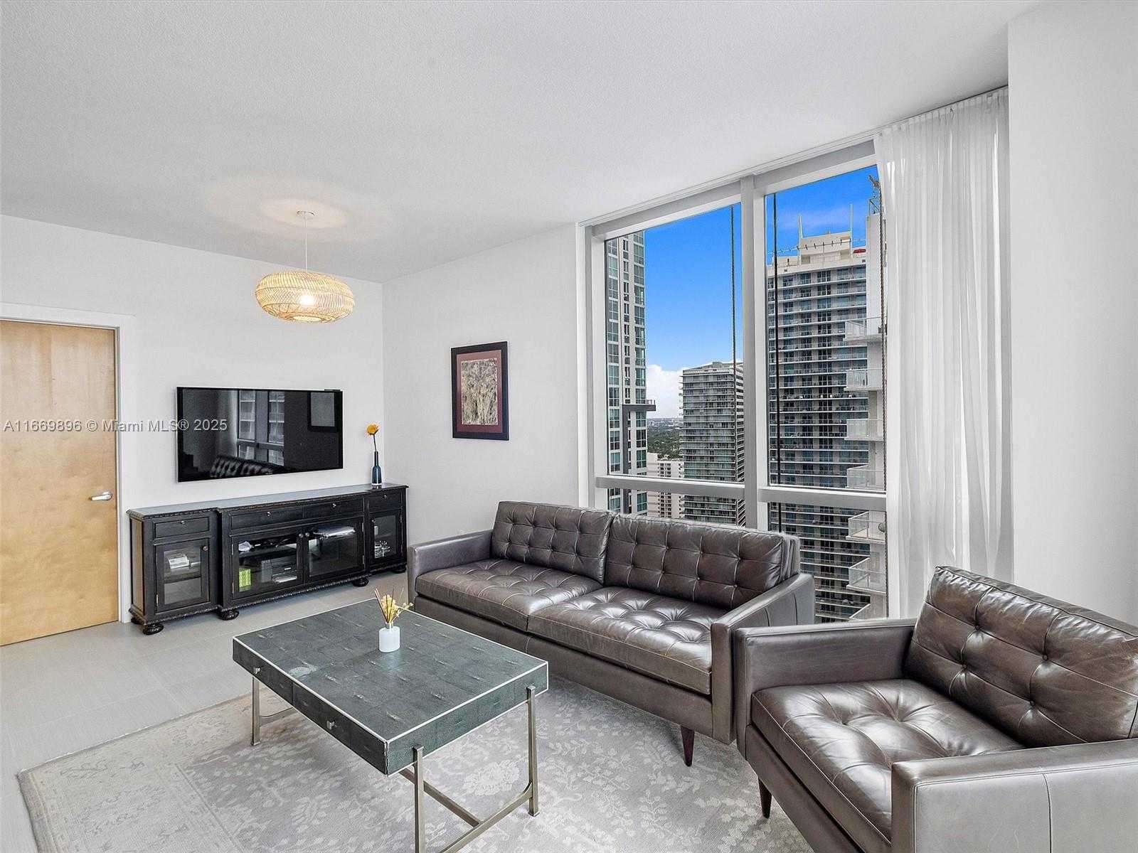 Small Image of 1060 BRICKELL AVE #3117, Miami Number 4