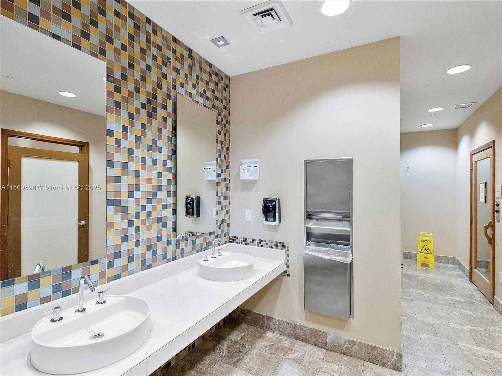 Small Image of 1060 BRICKELL AVE #3117, Miami Number 47