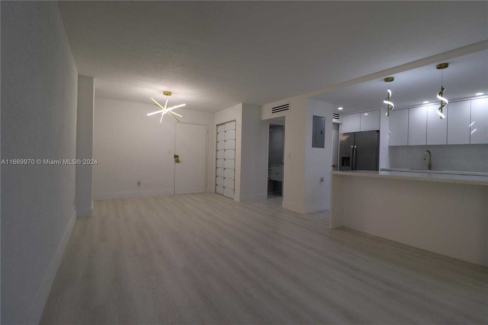 Small Image of 210 172ND ST #332, Sunny Isles Beach Number 4
