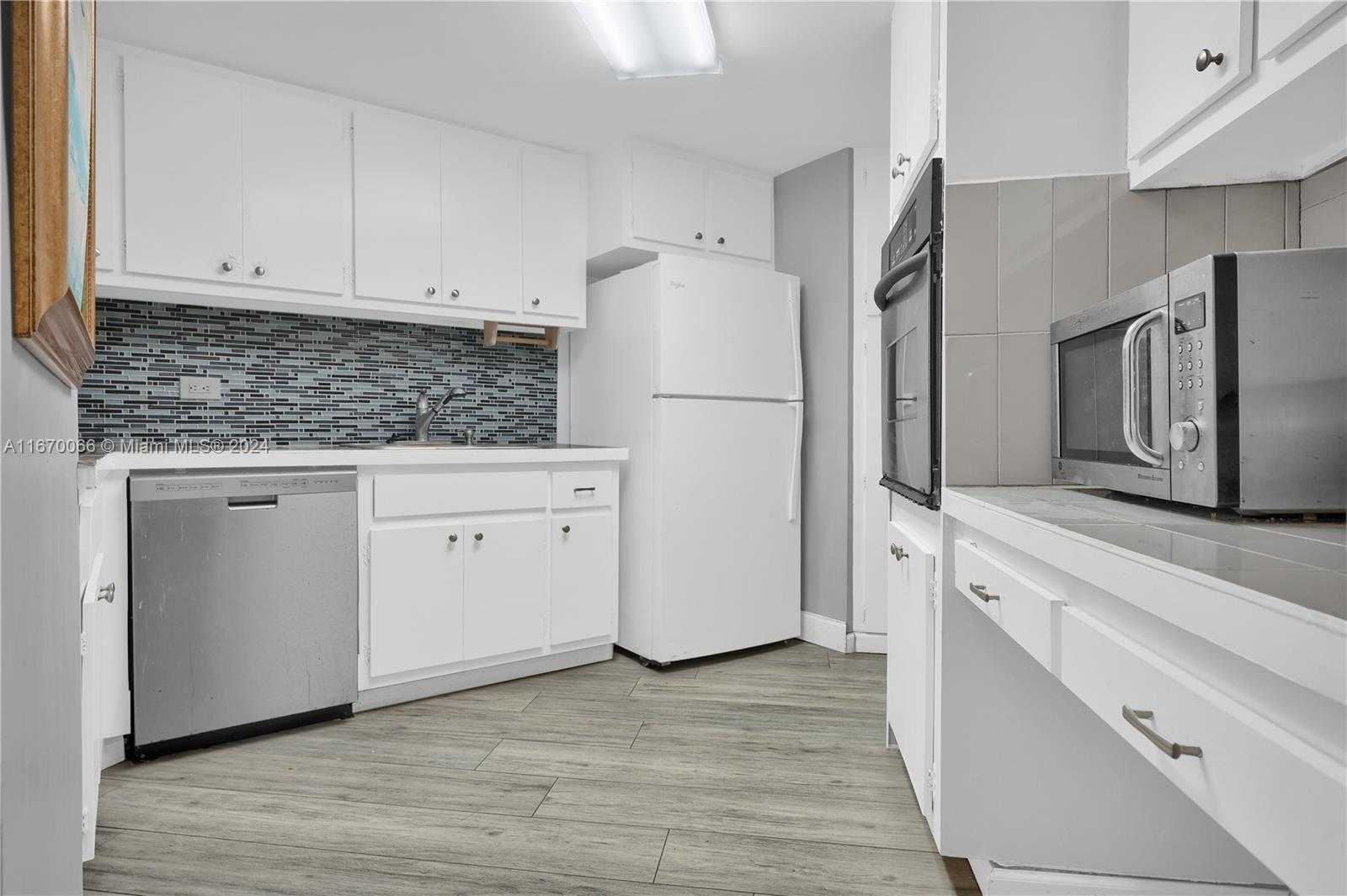 Small Image of 905 BRICKELL BAY DR #1121, Miami Number 6