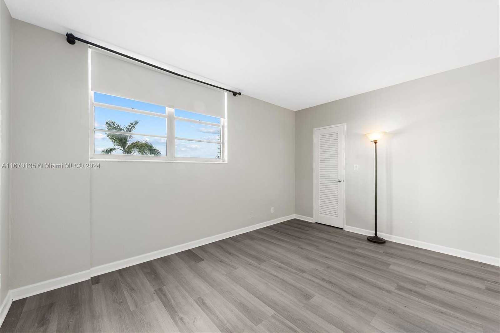 Small Image of 3001 SOUTH OCEAN DR #429, Hollywood Number 8