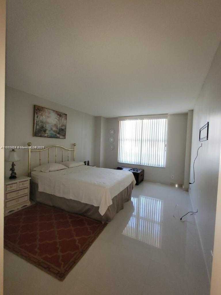 Small Image of 3800 SOUTH OCEAN DR #1407, Hollywood Number 11