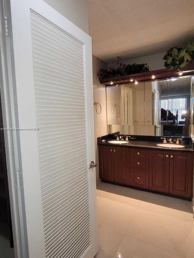 Small Image of 3800 SOUTH OCEAN DR #1407, Hollywood Number 8