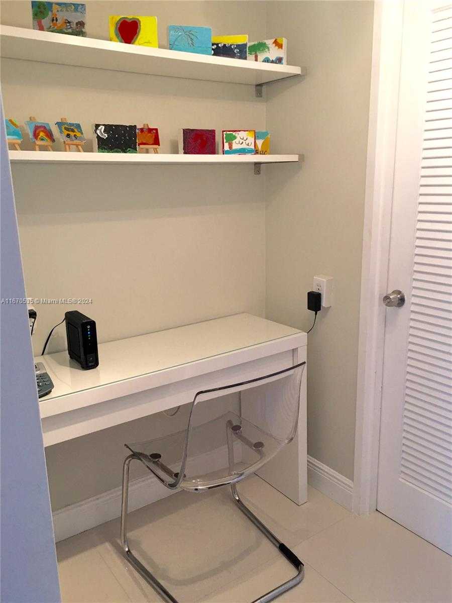 Small Image of 5161 COLLINS AVE #801, Miami Beach Number 17