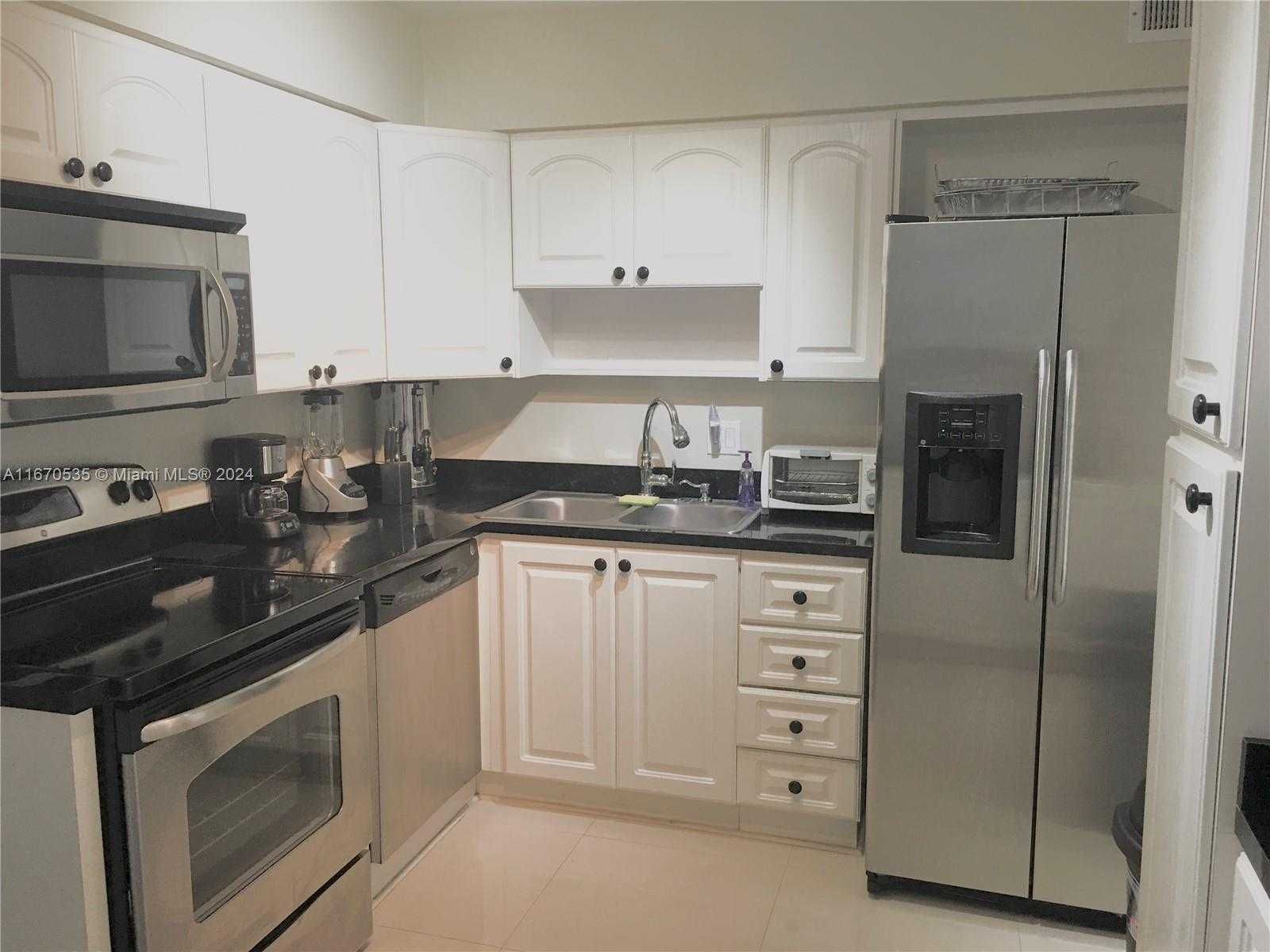 Small Image of 5161 COLLINS AVE #801, Miami Beach Number 18