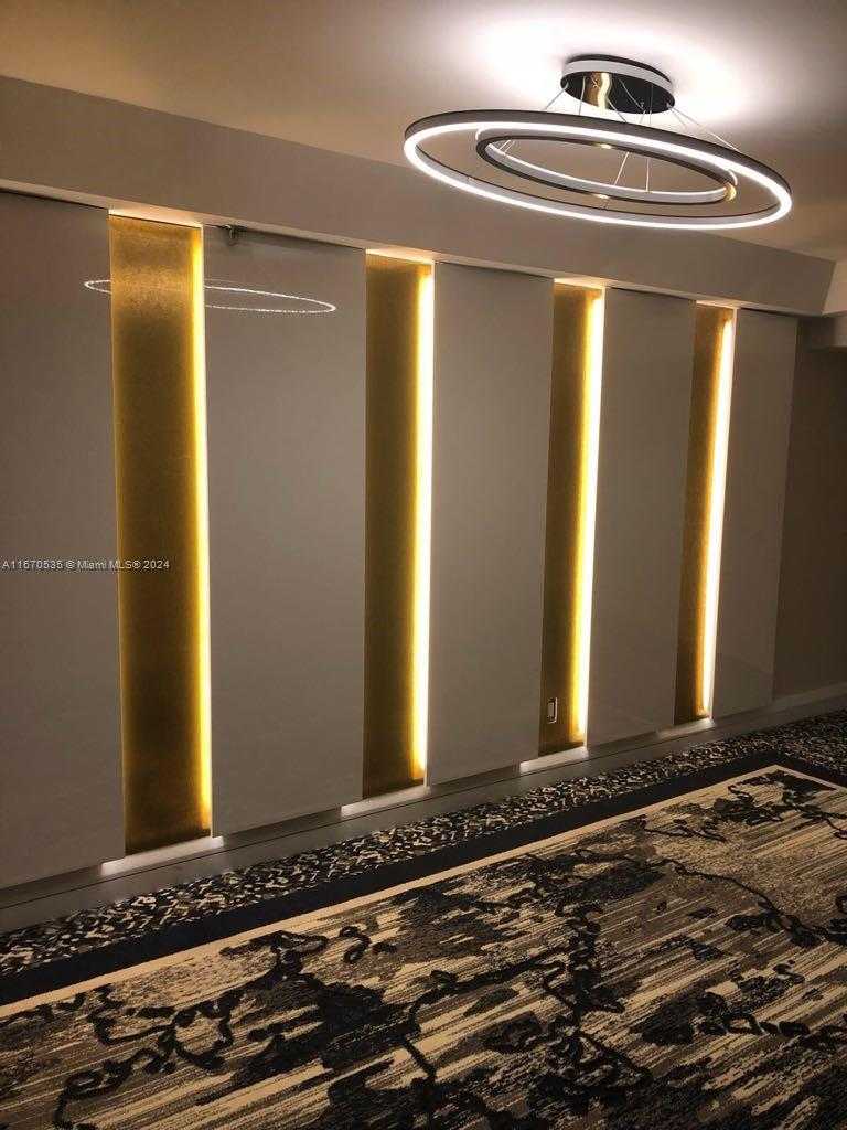 Small Image of 5161 COLLINS AVE #801, Miami Beach Number 4