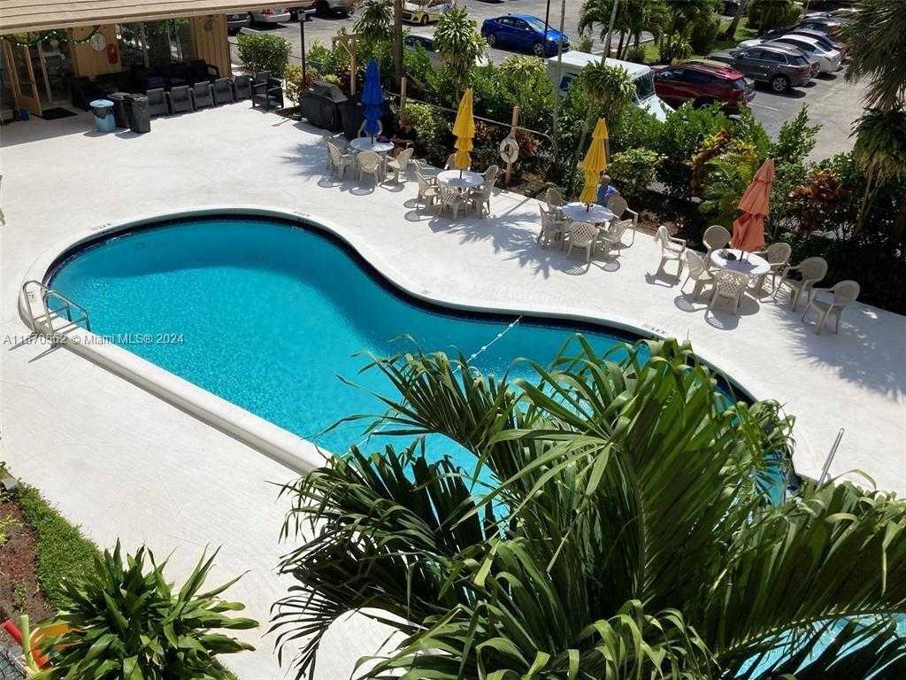 Small Image of 2145 PIERCE ST #205, Hollywood Number 4