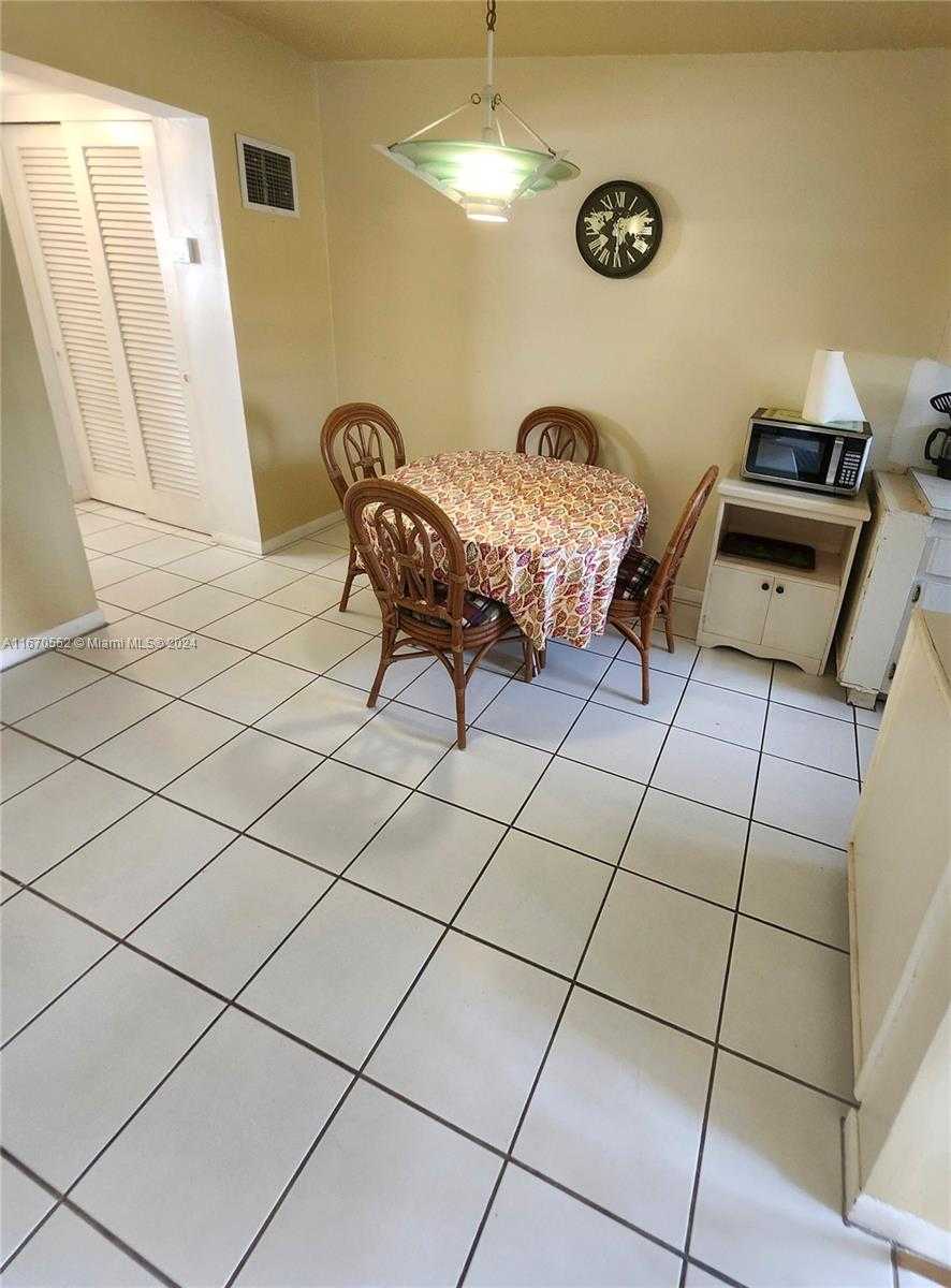 Small Image of 2145 PIERCE ST #205, Hollywood Number 7