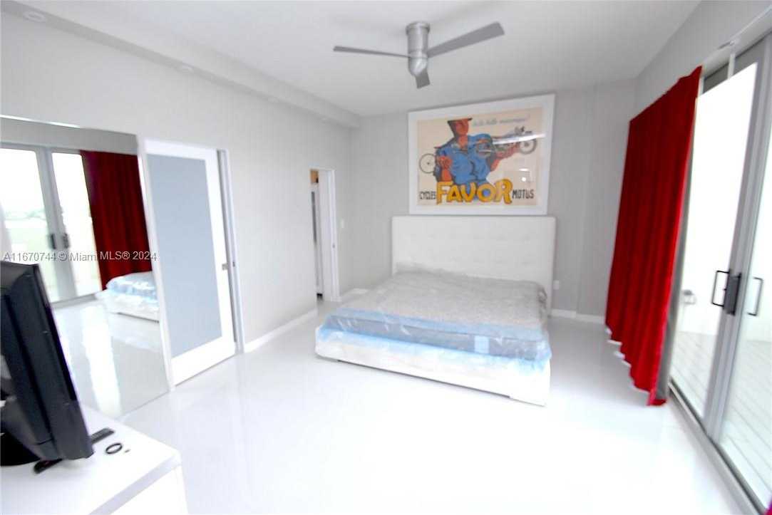 Small Image of 800 WEST AVE #PH27, Miami Beach Number 10