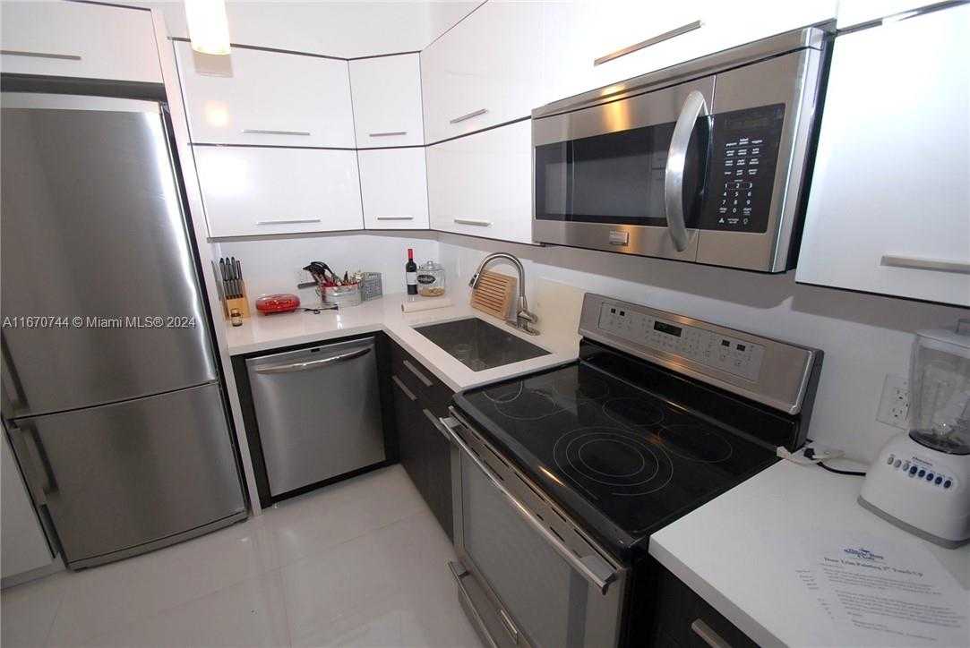 Small Image of 800 WEST AVE #PH27, Miami Beach Number 7