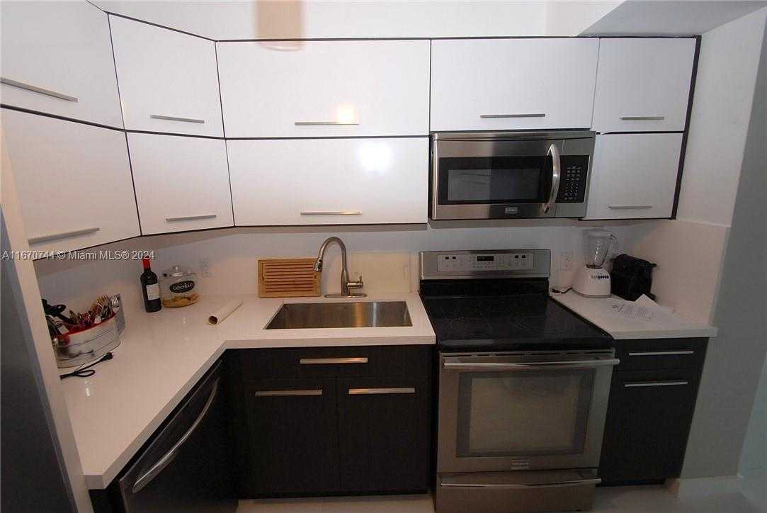Small Image of 800 WEST AVE #PH27, Miami Beach Number 8