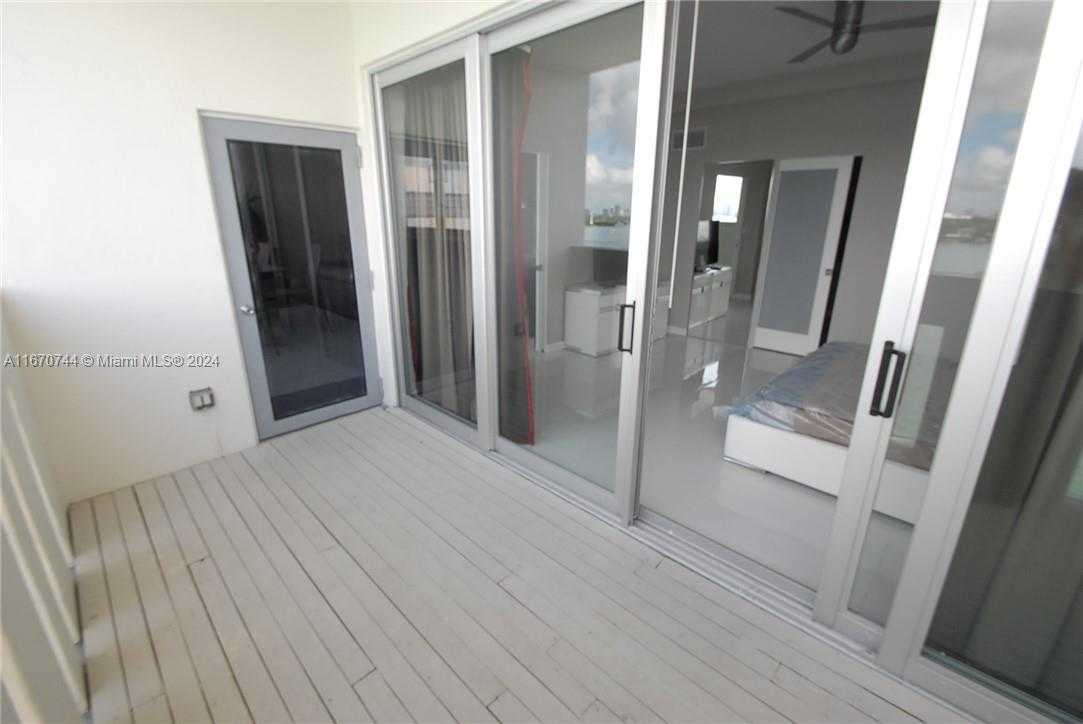 Small Image of 800 WEST AVE #PH27, Miami Beach Number 9