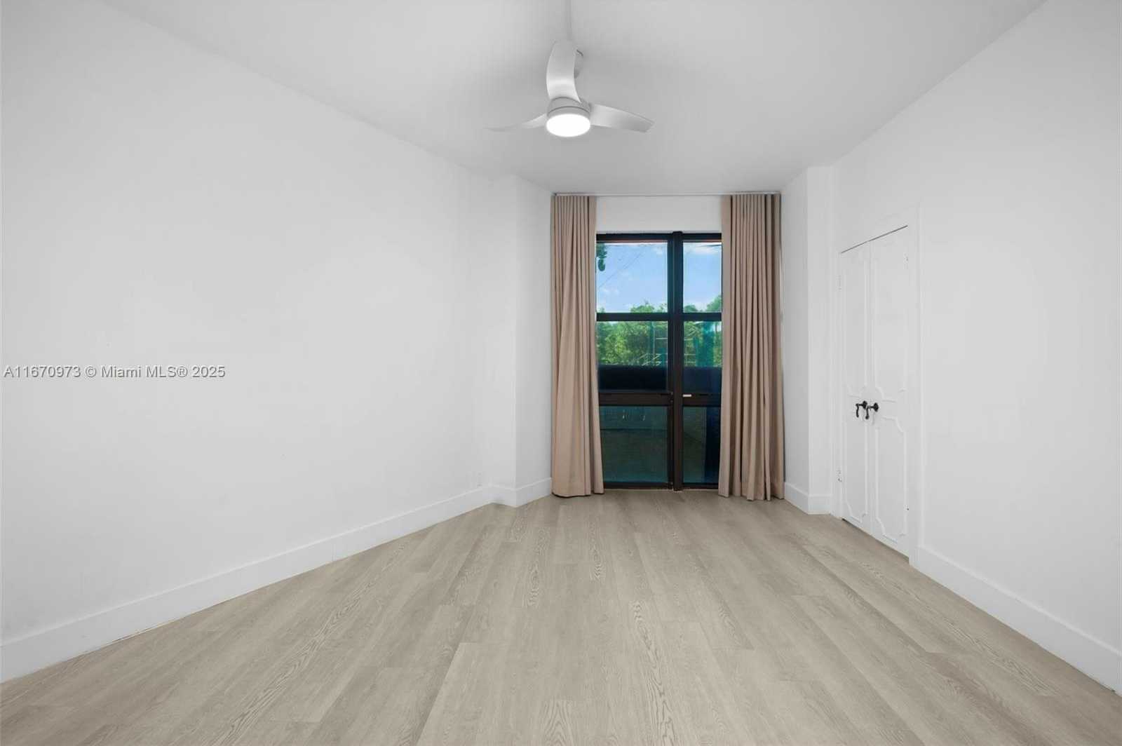 Small Image of 1121 CRANDON BLVD #E105, Key Biscayne Number 17