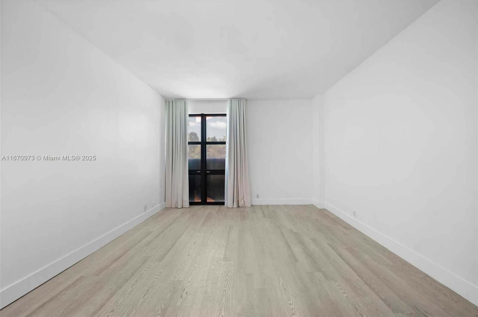 Small Image of 1121 CRANDON BLVD #E105, Key Biscayne Number 22