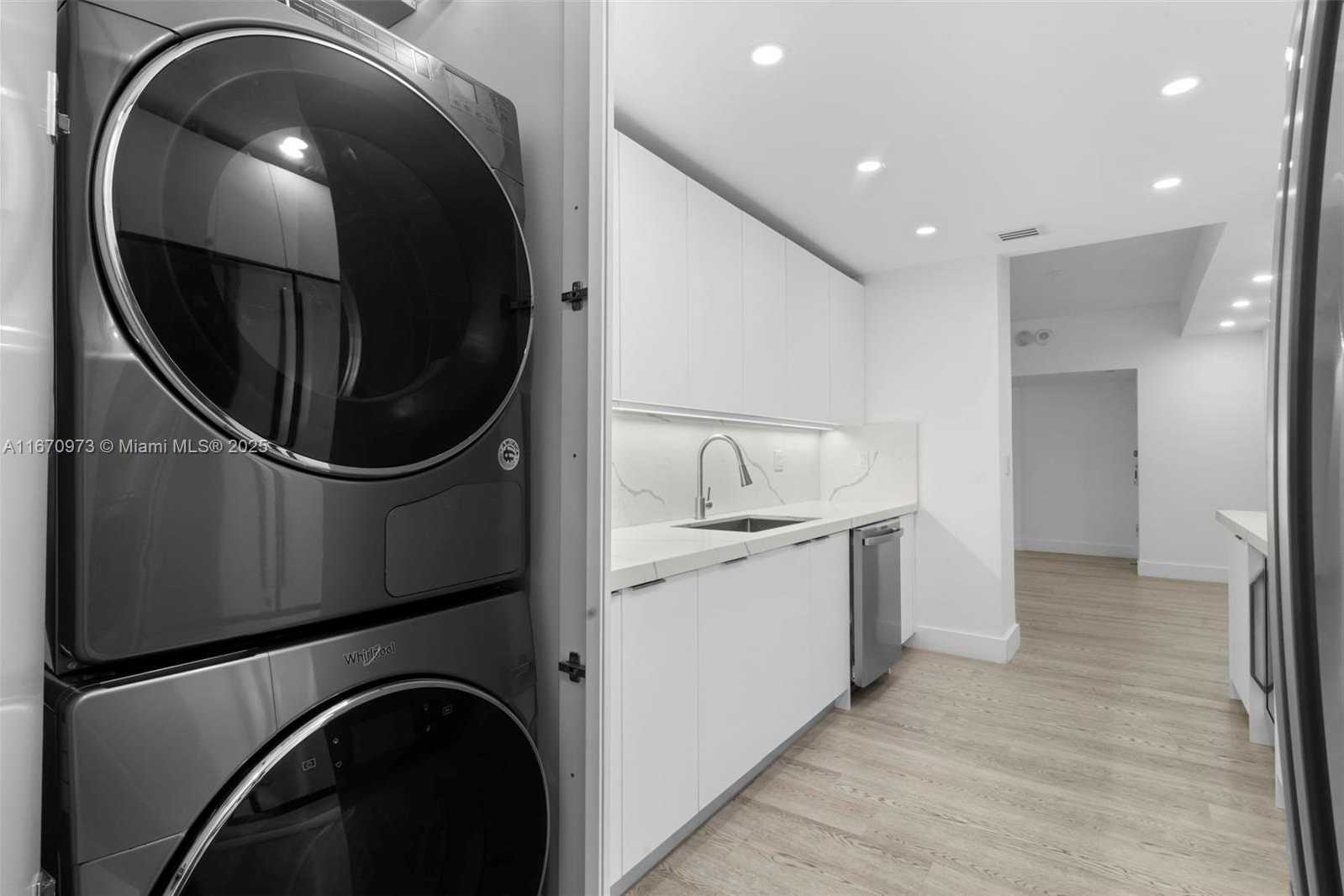 Small Image of 1121 CRANDON BLVD #E105, Key Biscayne Number 25
