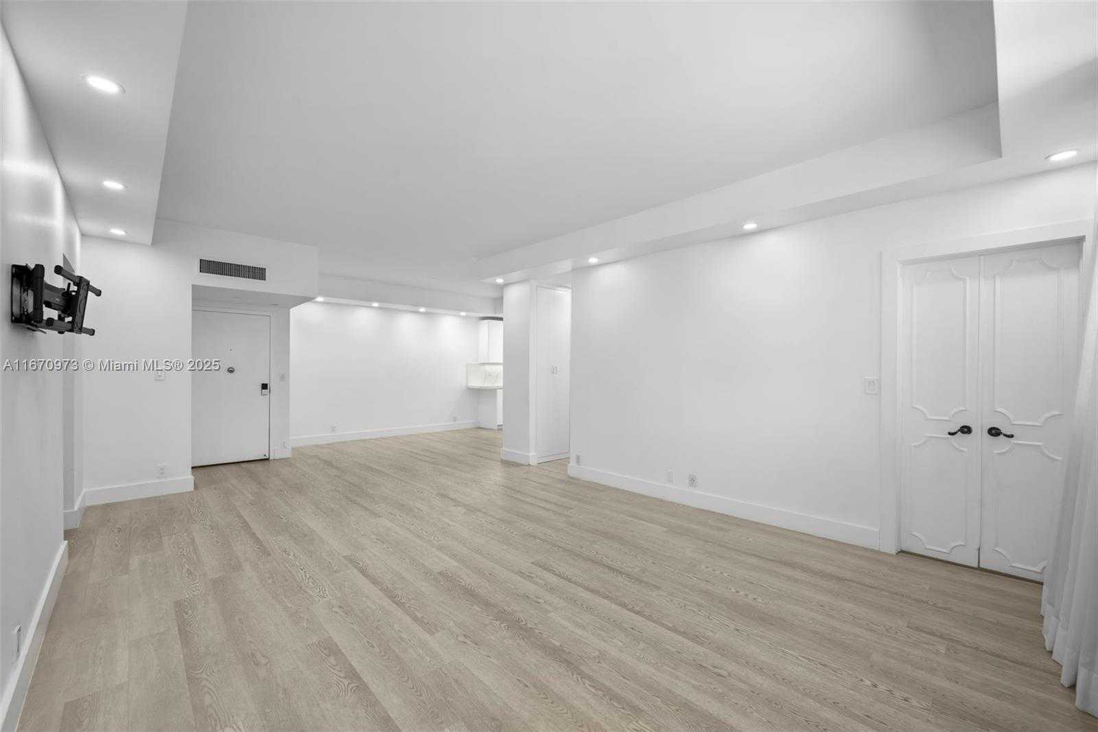 Small Image of 1121 CRANDON BLVD #E105, Key Biscayne Number 7