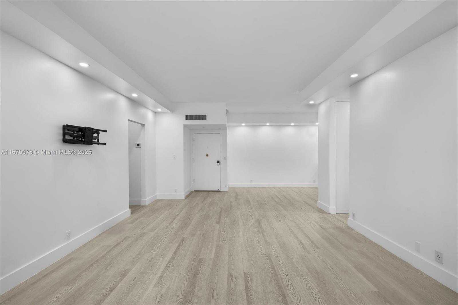 Small Image of 1121 CRANDON BLVD #E105, Key Biscayne Number 8