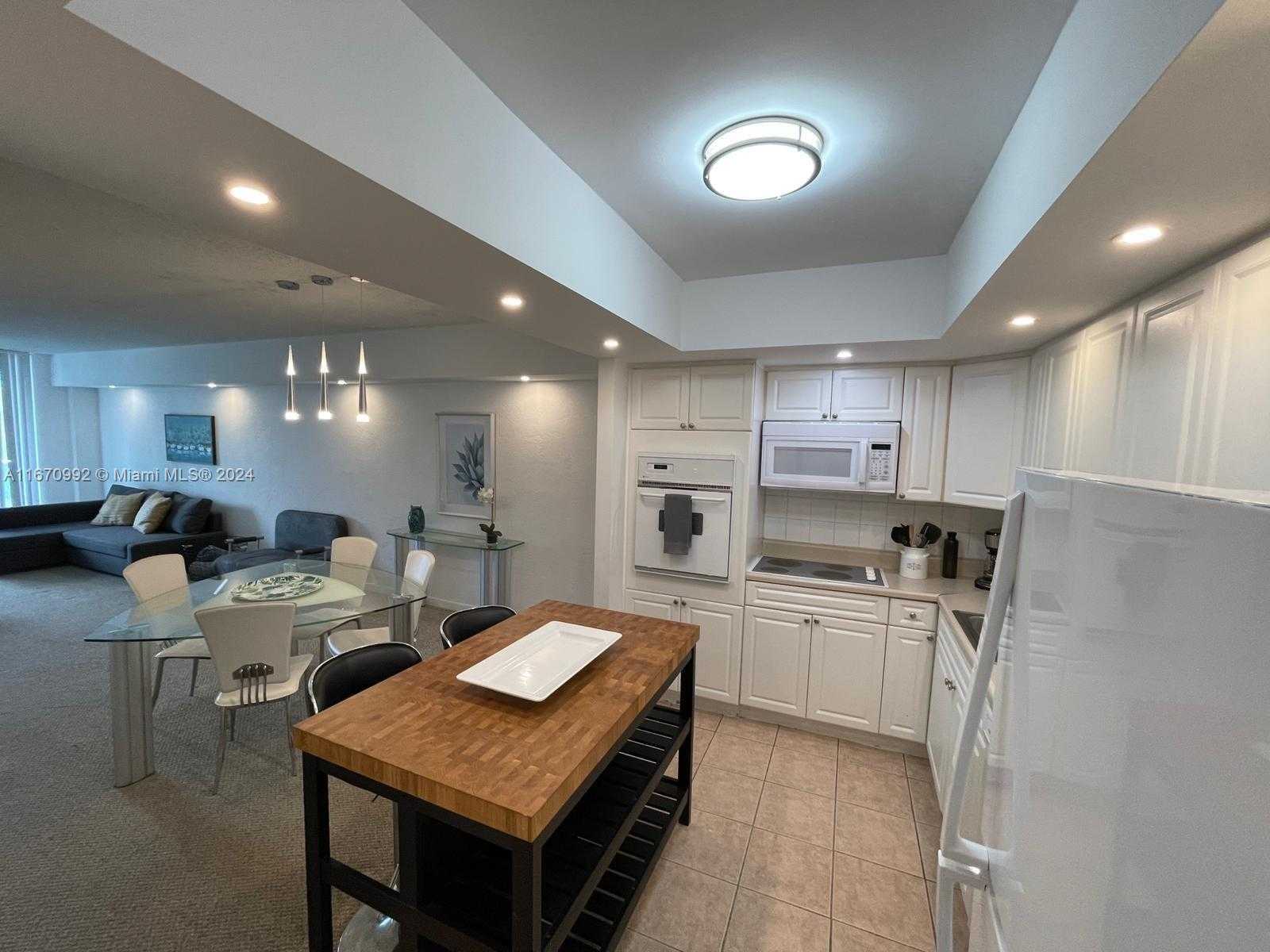 Small Image of 19370 COLLINS AVE #222, Sunny Isles Beach Number 4