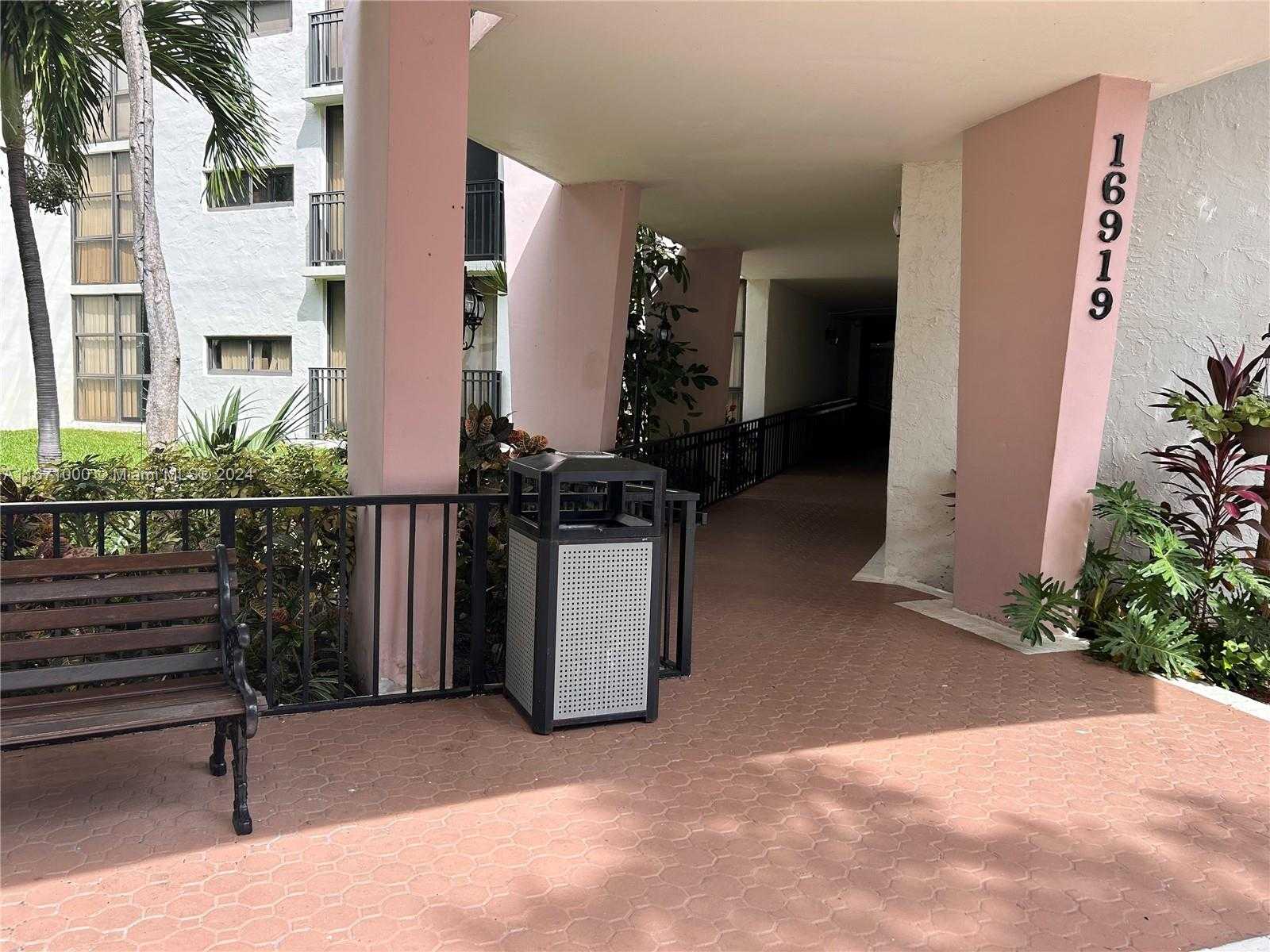 Small Image of 16919 NORTH BAY RD #204, Sunny Isles Beach Number 4