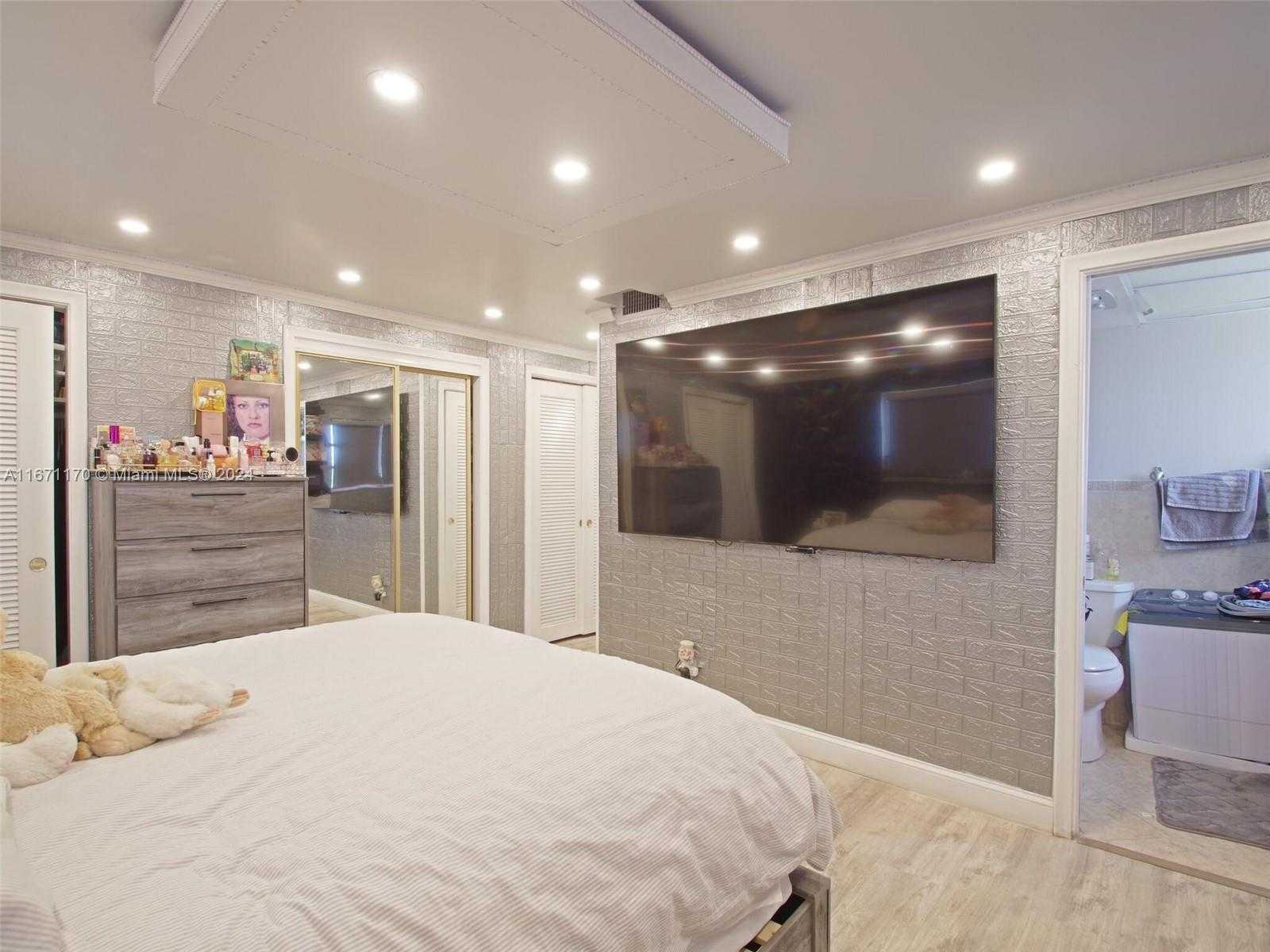 Small Image of 420 NORTH EAST 12TH AVE #401, Hallandale Beach Number 18