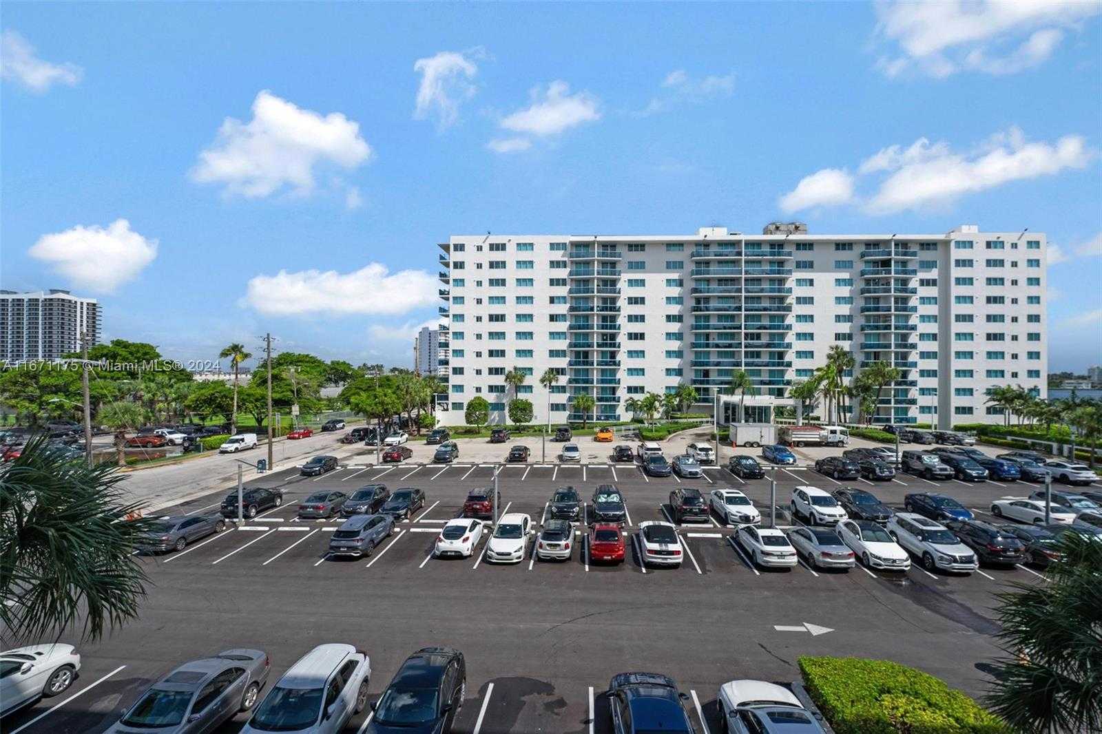 Small Image of 7501 EAST TREASURE DR #3M, North Bay Village Number 18