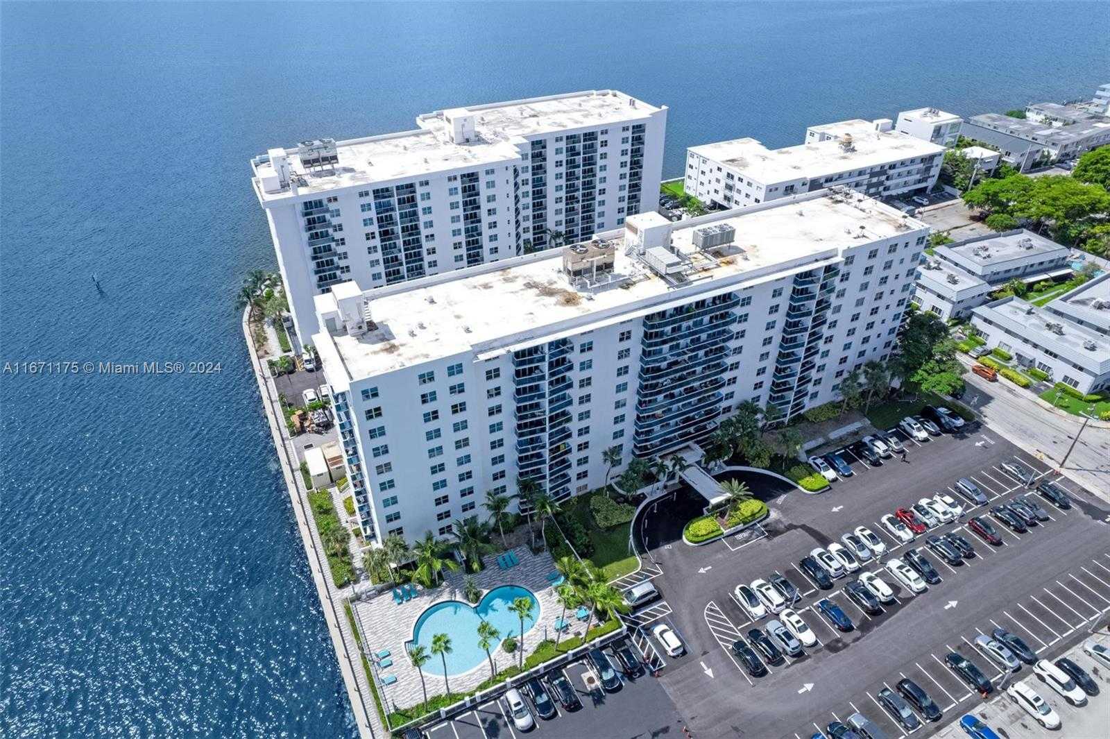 Small Image of 7501 EAST TREASURE DR #3M, North Bay Village Number 20