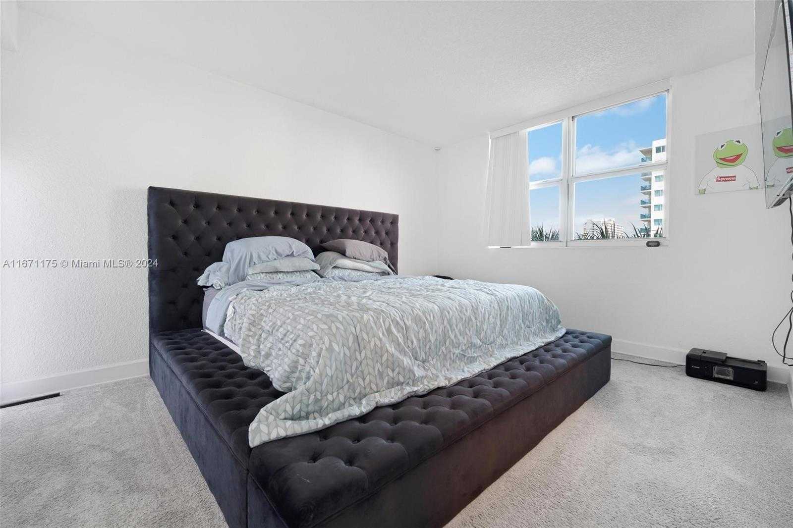 Small Image of 7501 EAST TREASURE DR #3M, North Bay Village Number 7