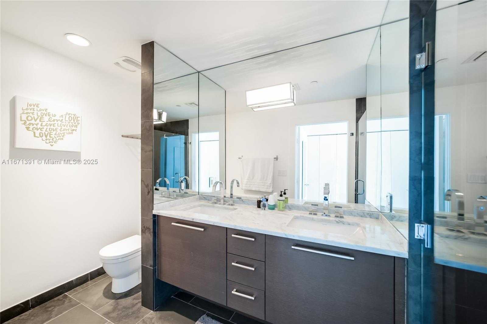 Small Image of 900 BISCAYNE BLVD #2104, Miami Number 17