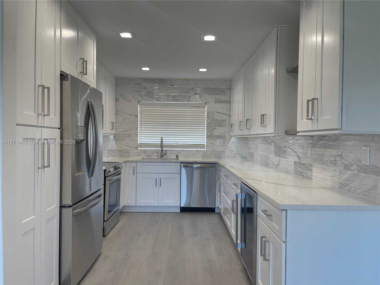 Small Image of 9300 Sunrise Lakes Blvd, Sunrise, FL 33322, USA Number 14