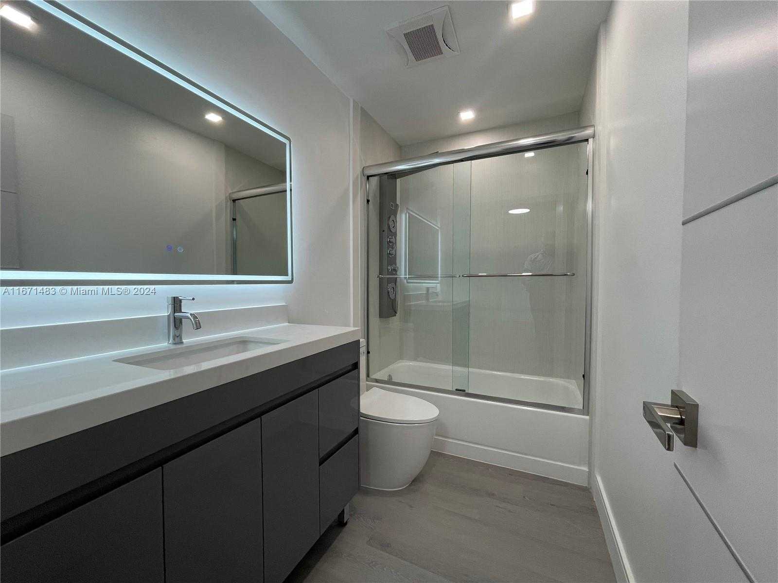 Small Image of 9300 Sunrise Lakes Blvd, Sunrise, FL 33322, USA Number 17