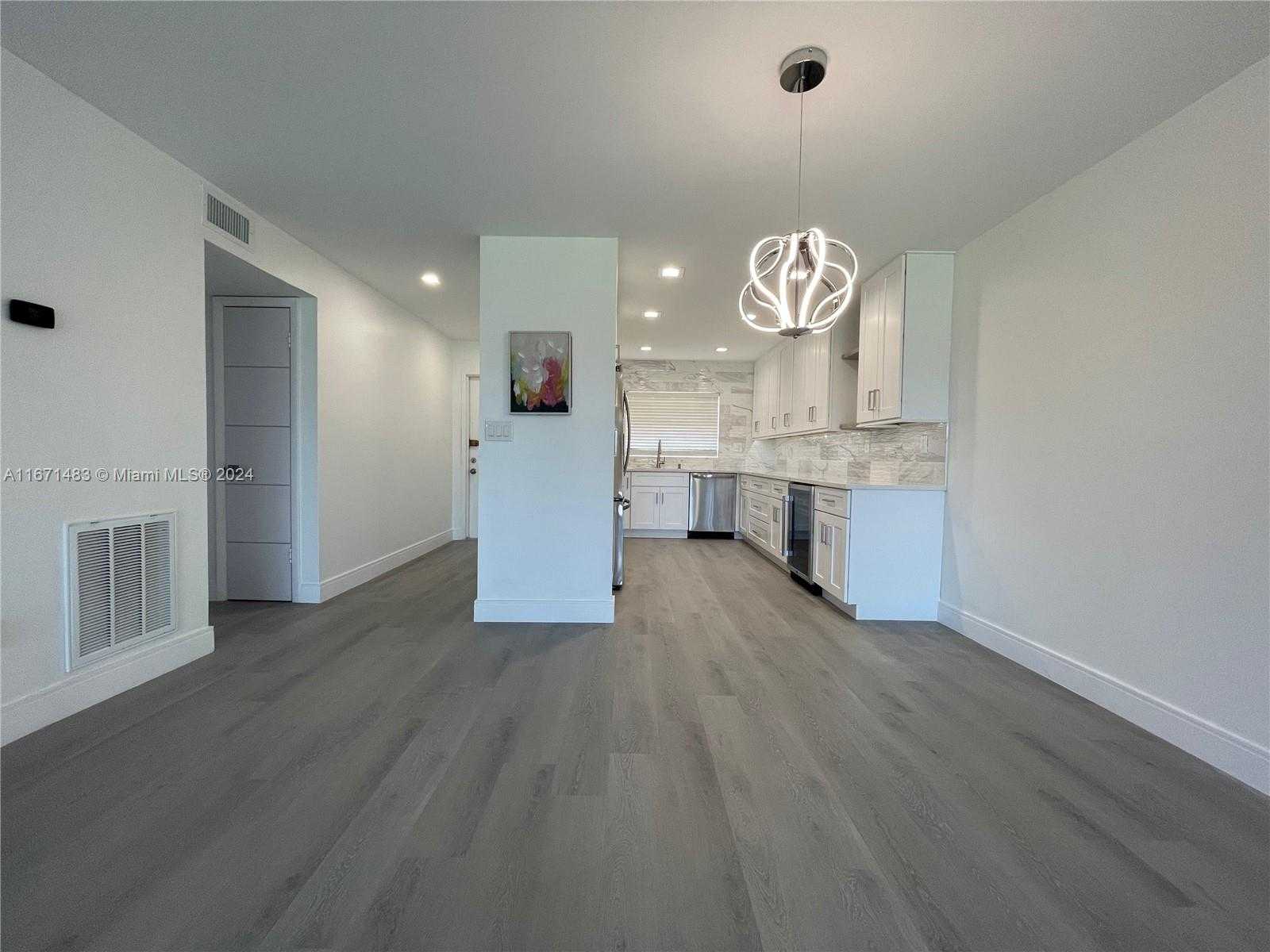 Small Image of 9300 Sunrise Lakes Blvd, Sunrise, FL 33322, USA Number 7