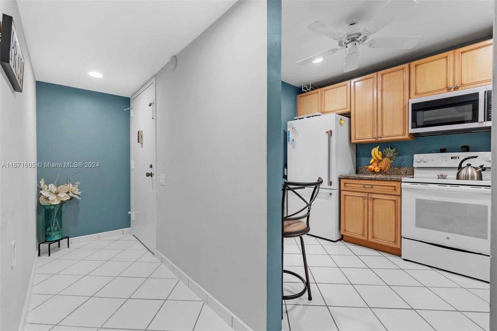 Small Image of 1103 BAHAMA BND #H2, Coconut Creek Number 2