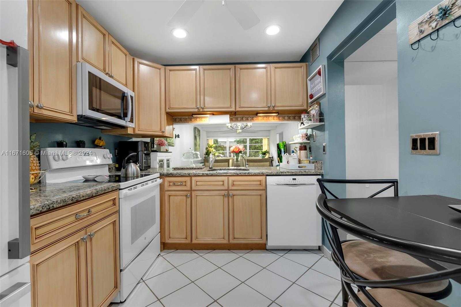 Small Image of 1103 BAHAMA BND #H2, Coconut Creek Number 4