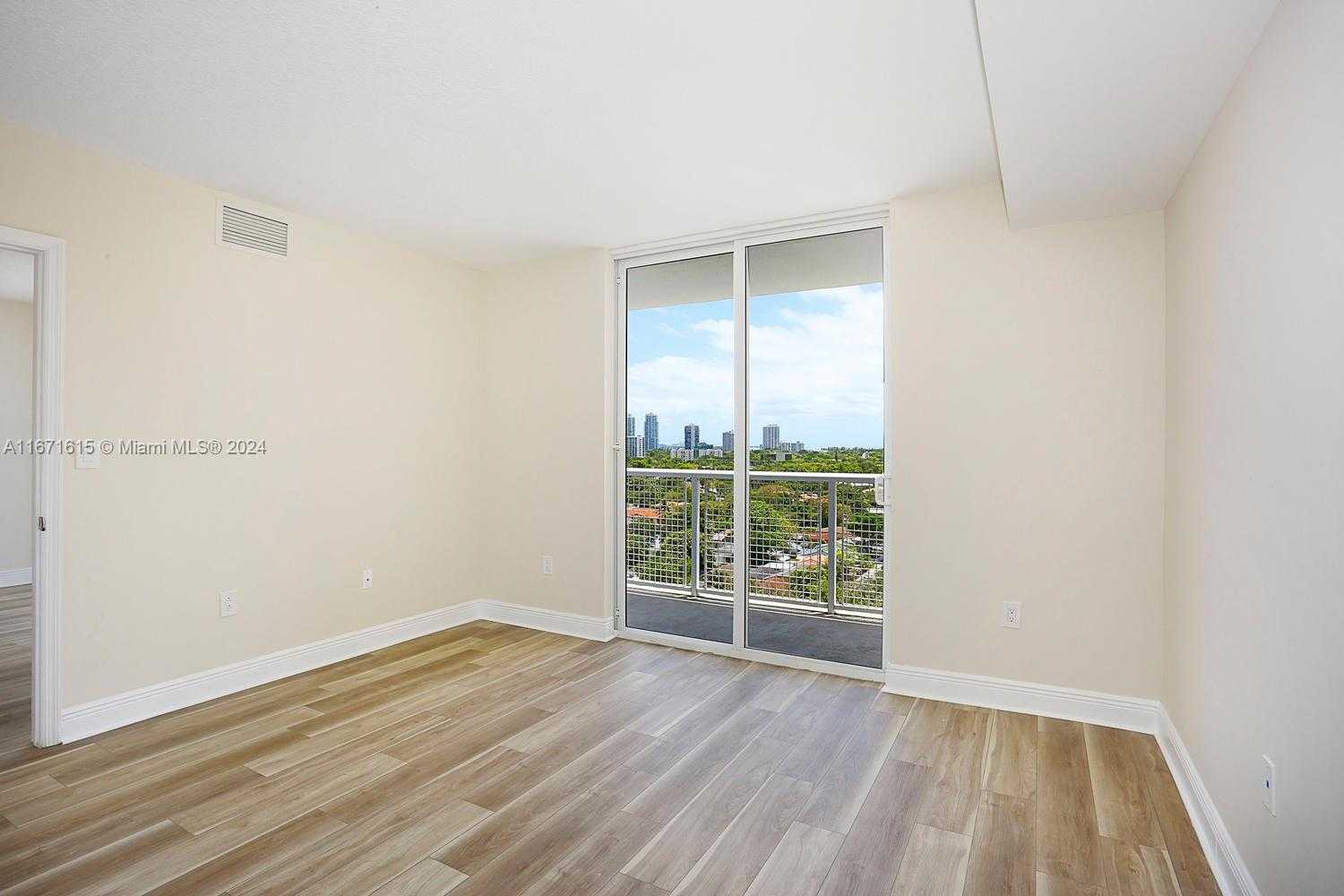 Small Image of 900 SW 8th St, Miami, FL 33130, USA Number 10