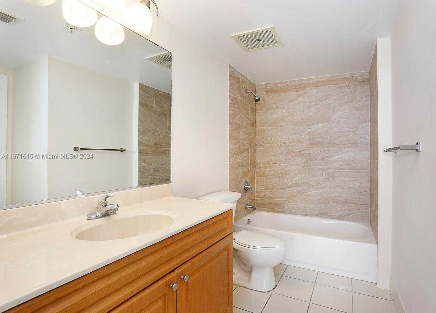 Small Image of 900 SW 8th St, Miami, FL 33130, USA Number 12