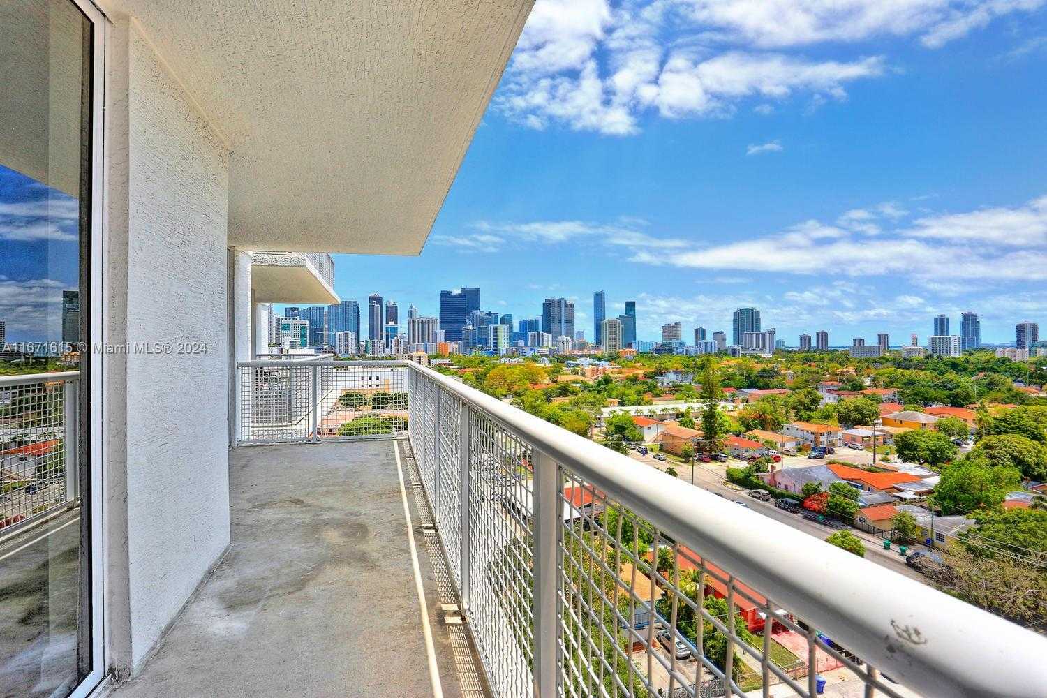 Small Image of 900 SW 8th St, Miami, FL 33130, USA Number 14