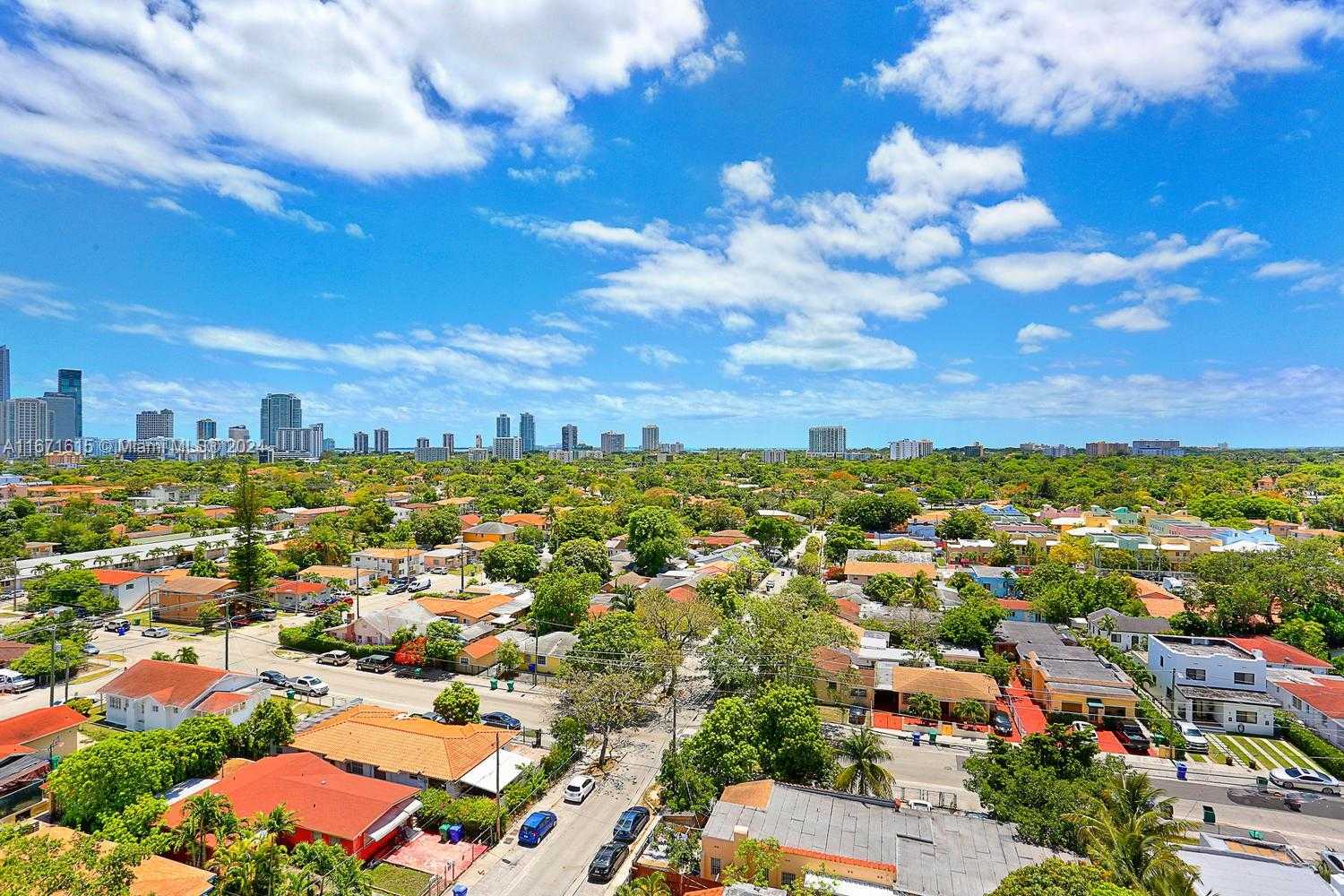Small Image of 900 SW 8th St, Miami, FL 33130, USA Number 4