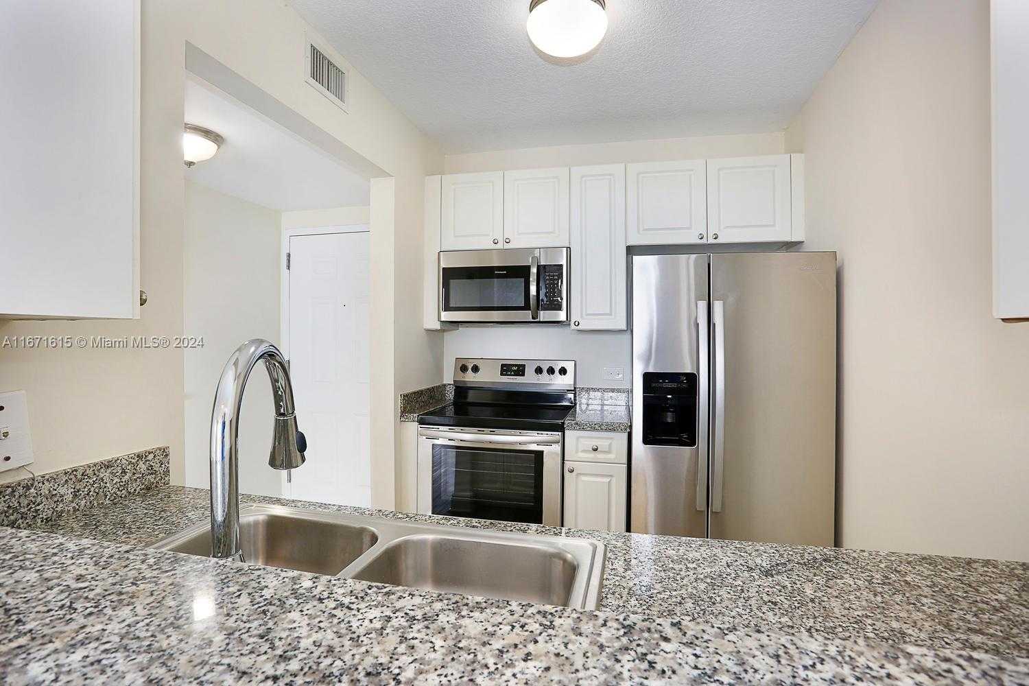 Small Image of 900 SW 8th St, Miami, FL 33130, USA Number 8