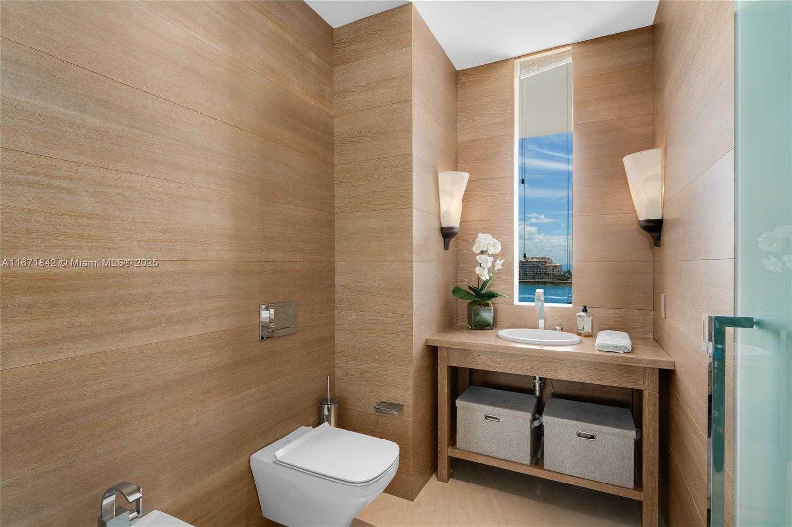 Small Image of 800 SOUTH POINTE DR #901, Miami Beach Number 17