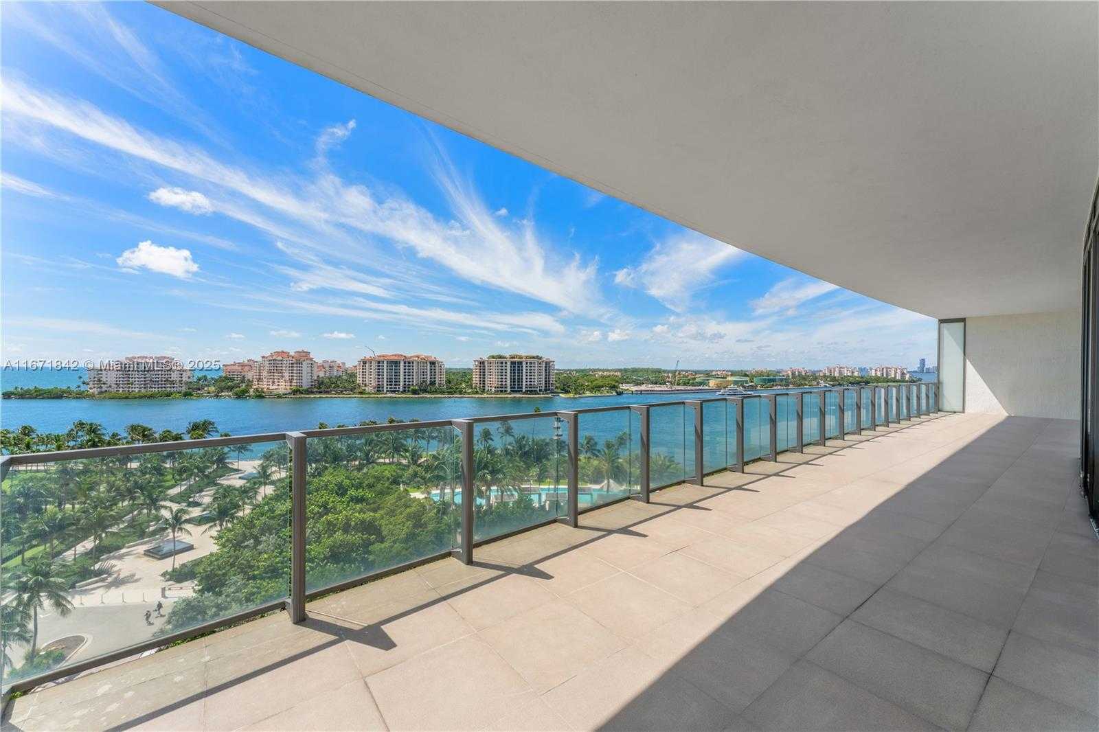 Small Image of 800 SOUTH POINTE DR #901, Miami Beach Number 19
