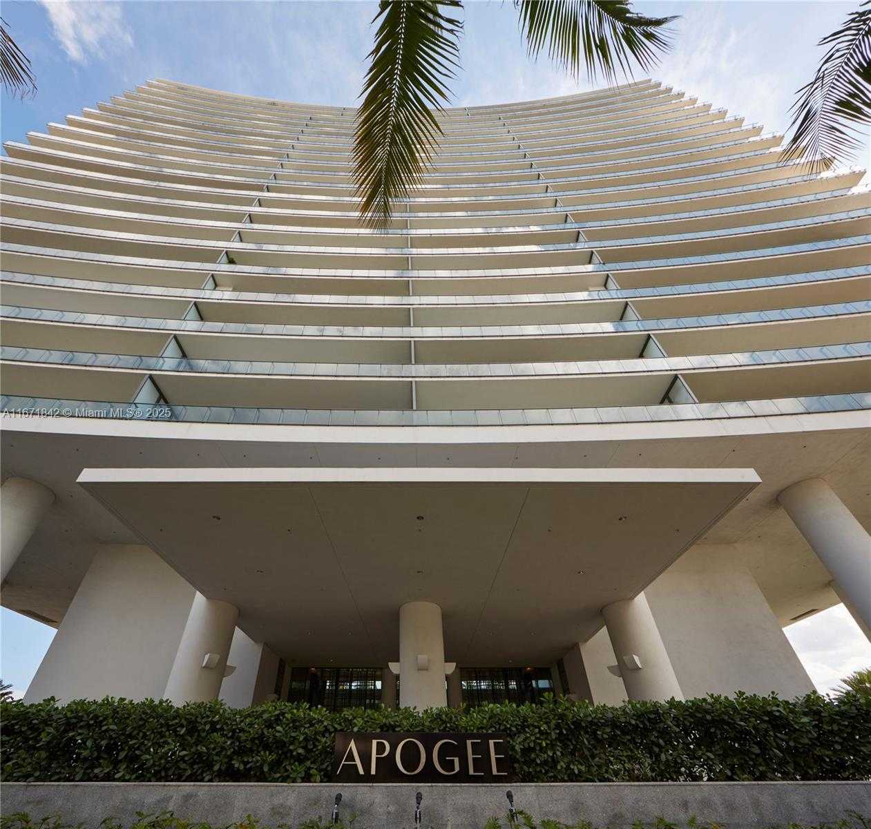 Small Image of 800 SOUTH POINTE DR #901, Miami Beach Number 20