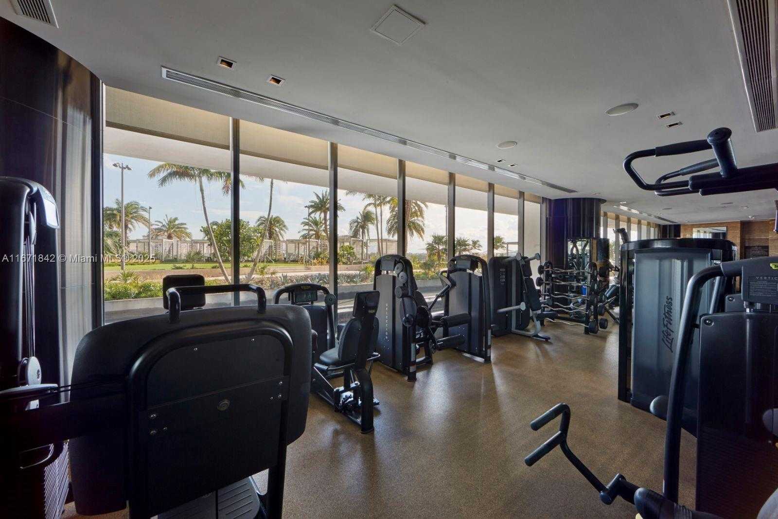 Small Image of 800 SOUTH POINTE DR #901, Miami Beach Number 23