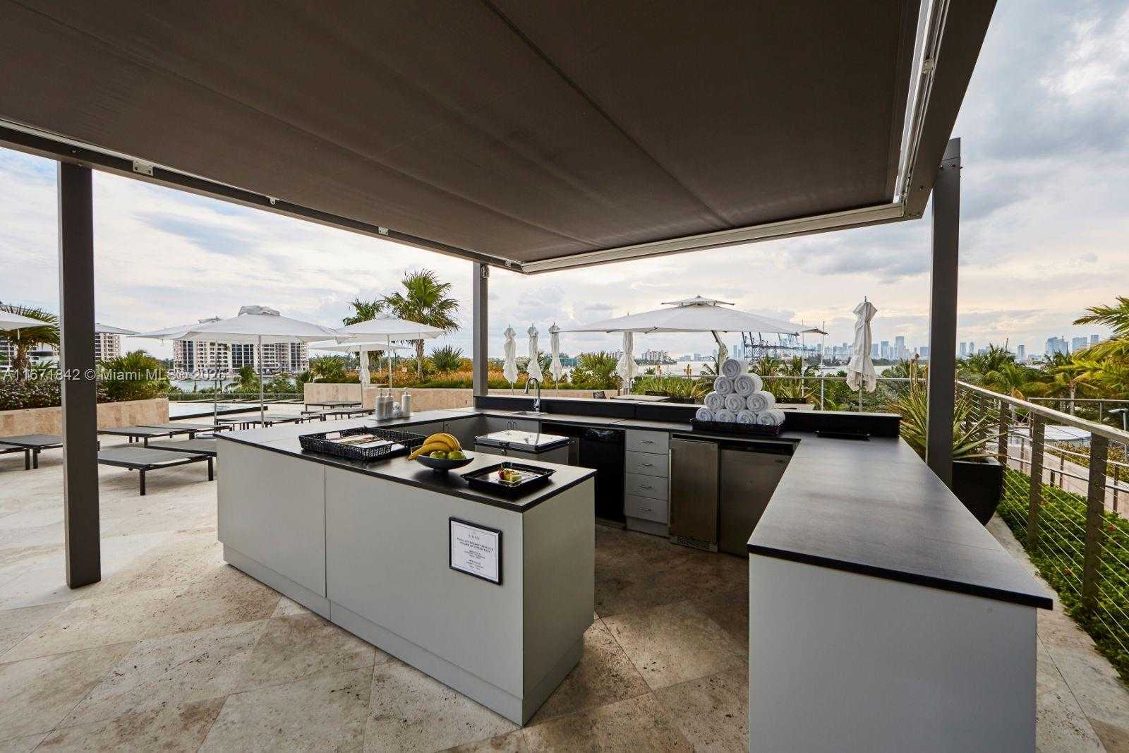 Small Image of 800 SOUTH POINTE DR #901, Miami Beach Number 26