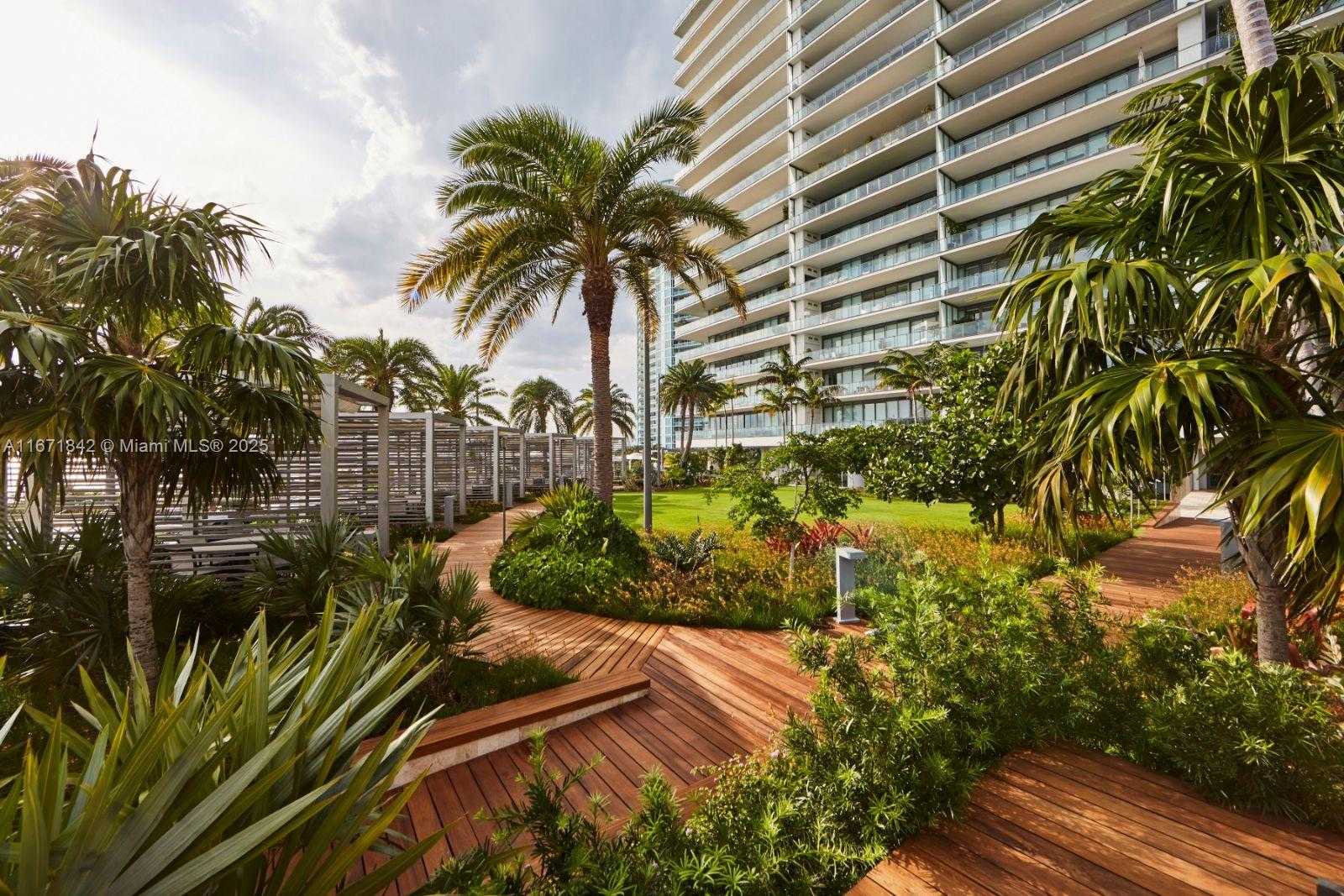 Small Image of 800 SOUTH POINTE DR #901, Miami Beach Number 32