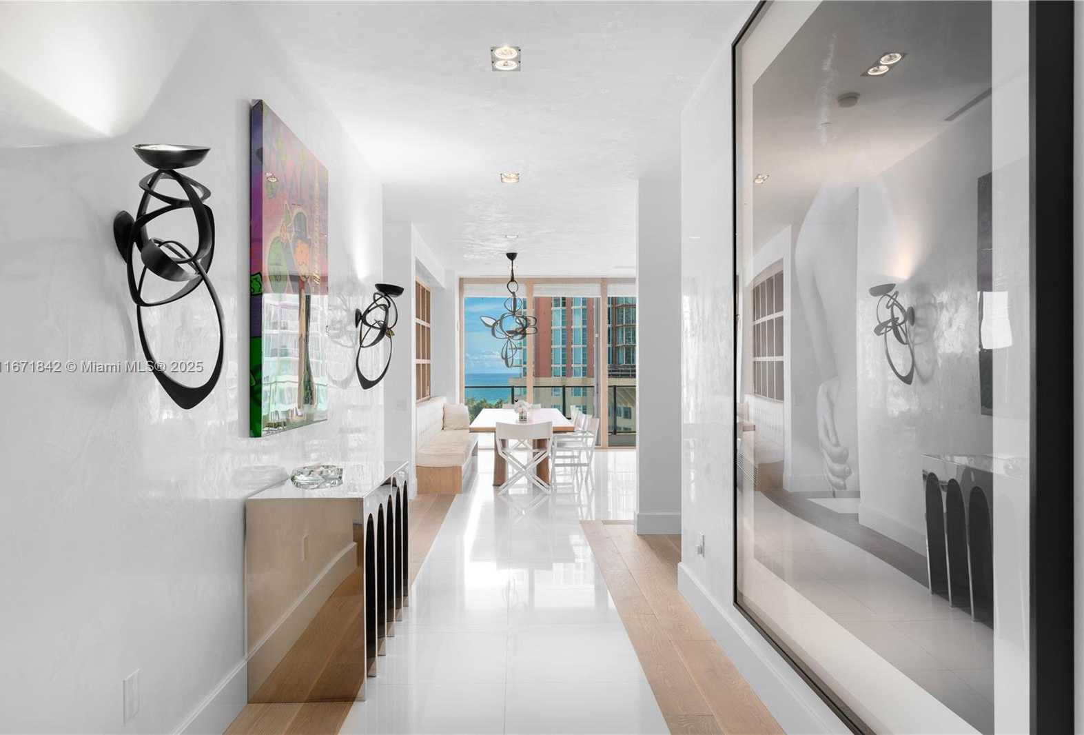 Small Image of 800 SOUTH POINTE DR #901, Miami Beach Number 6