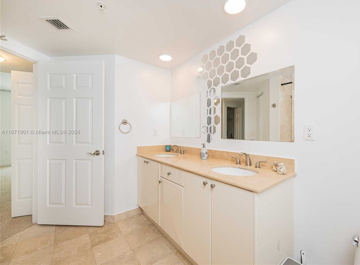 Small Image of 1745 EAST HALLANDALE BEACH BLVD #1804W, Hallandale Beach Number 26