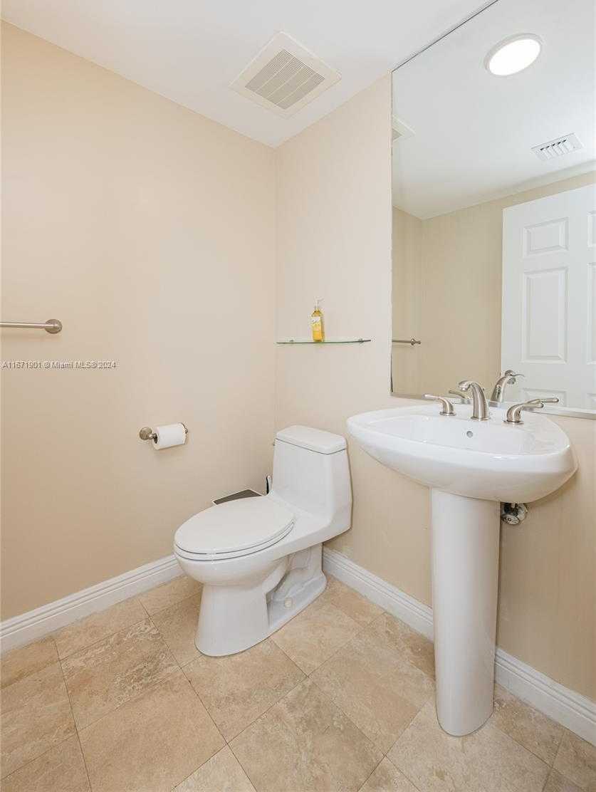 Small Image of 1745 EAST HALLANDALE BEACH BLVD #1804W, Hallandale Beach Number 34